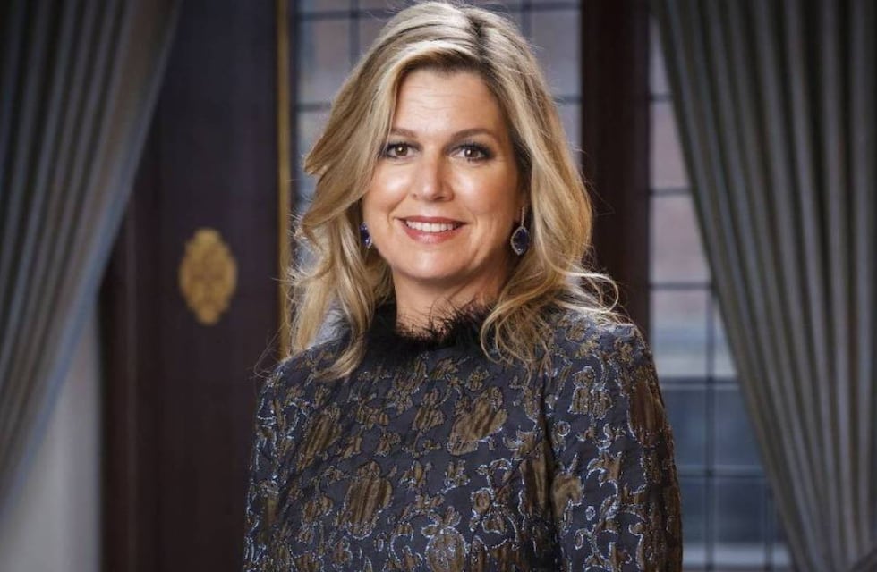 La reina Máxima sorprendió con un particular accesorio vintage para el pelo