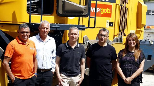 Autoridades presentando la nueva inversión.