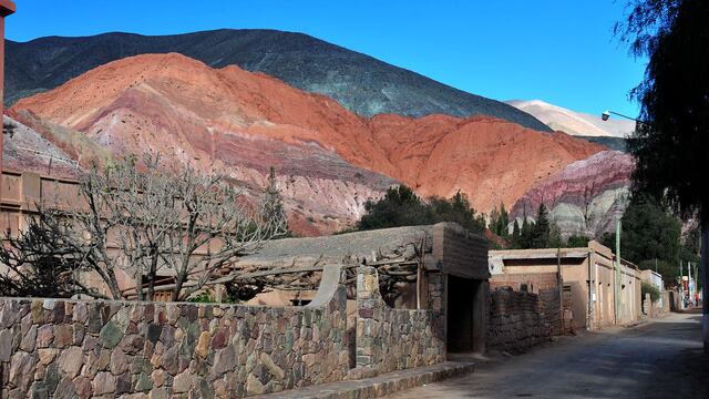 El Cerro de los Siete Colores es el ícono principal de Purmamarca en Jujuy.