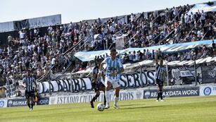 Racing y su goleador Bruno Nasta no pueden. Derrota en la visita a Estudiantes de Caseros (Prensa Racing).