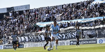 Racing y su goleador Bruno Nasta no pueden. Derrota en la visita a Estudiantes de Caseros (Prensa Racing).
