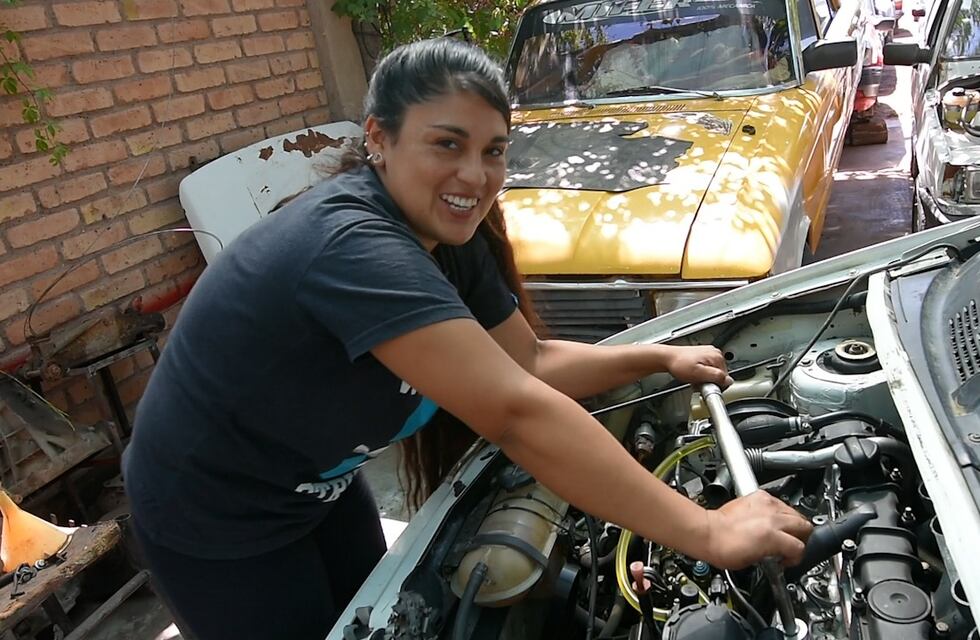Una mendocina que halló su pasión entre motores y ruedas