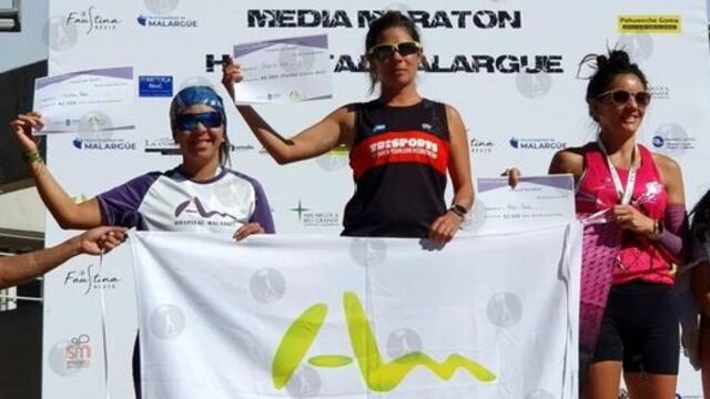 En la cima del podio: Elisa Abarca, María Pérez y Belén Montaña en la Media Maratón a beneficio del Hospital Malargüe.