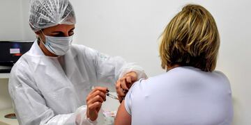 Vacuna contra el coronavirus (Nelson Almeida/AFP)