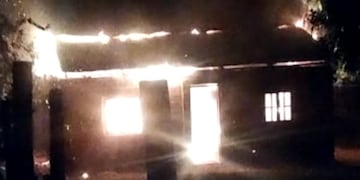 Eldorado: se incendió por completo una vivienda dejando a seis niños y su madre con lo puesto