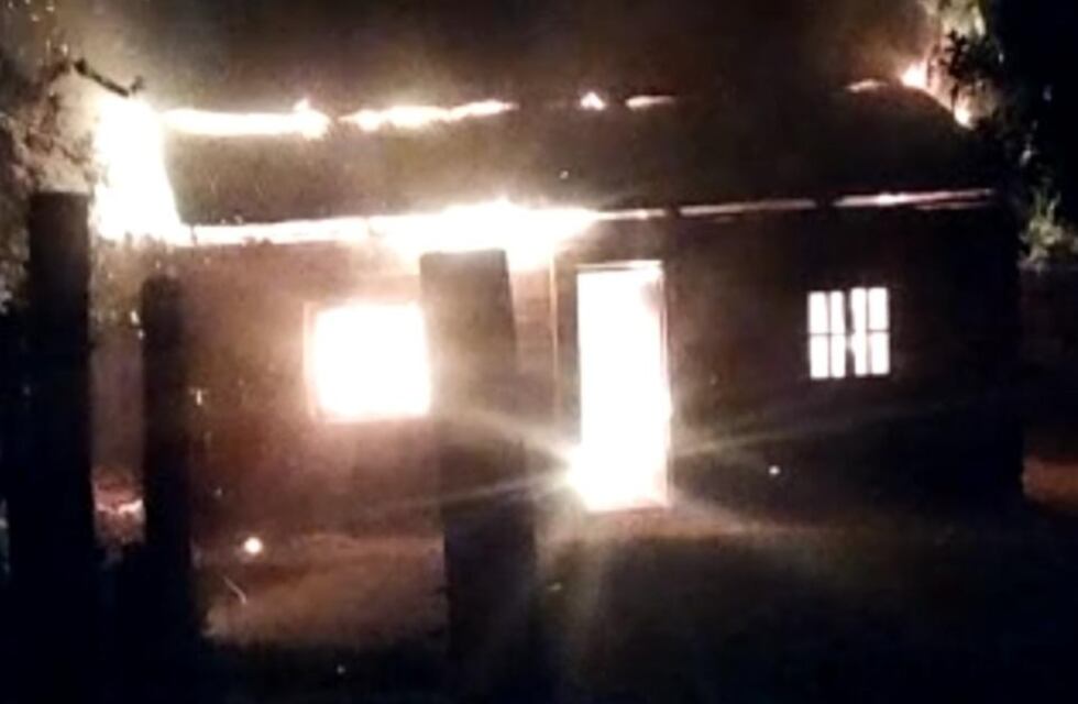 Una familia de Eldorado se quedó con lo puesto tras incendiarse su vivienda