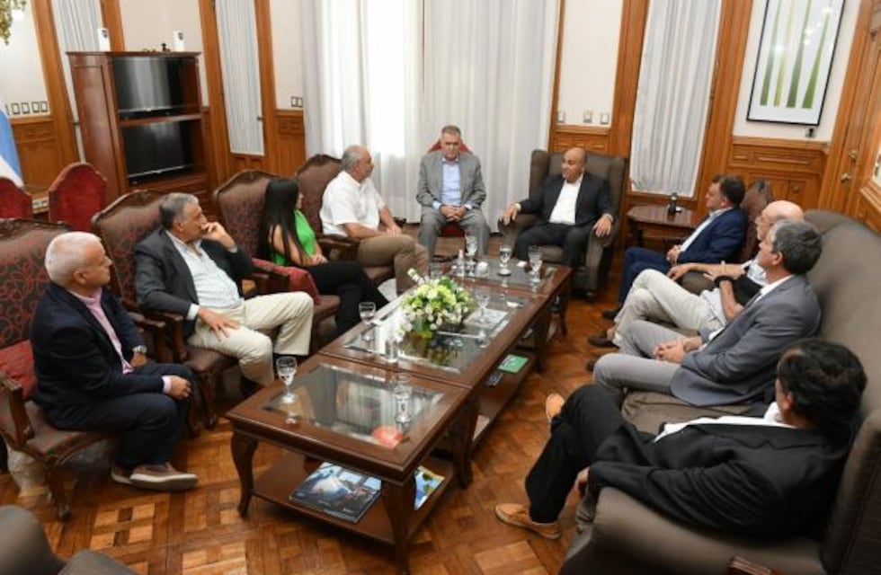 Referentes de Yerba Buena y Concepción fueron recibidos por Manzur y Jaldo