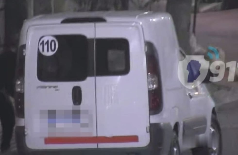 Video: rompieron el vidrio de una camioneta en Córdoba e intentaron escapar, pero fueron detenidos