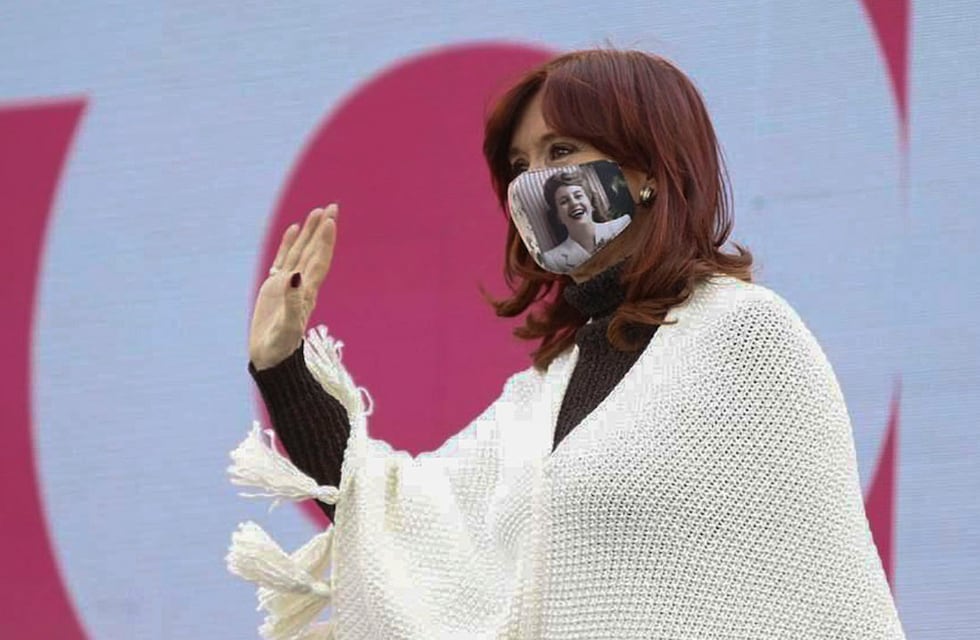 Cristina Kirchner reapareció en la campaña con un llamado a una vecina