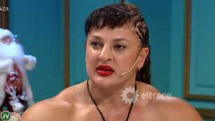 Alejandra "Locomotora" Oliveras en la mesa de Juana Viale. (Captura)