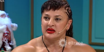 Alejandra "Locomotora" Oliveras en la mesa de Juana Viale. (Captura)