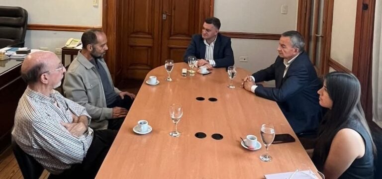 Funcionarios y referentes privados analizan la viabilidad de producir café de alta calidad en la provincia.