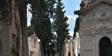 Nuevo ciclo de visitas guiadas gratuitas en el cementerio San Jerónimo (Prensa Municipalidad)