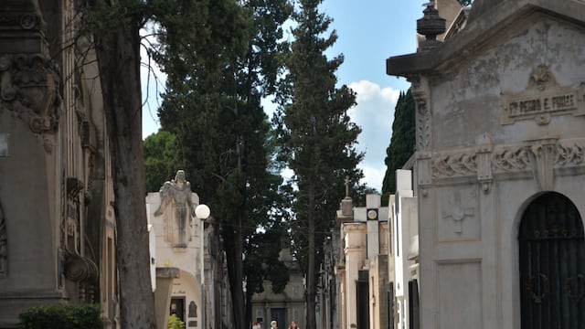 Nuevo ciclo de visitas guiadas gratuitas en el cementerio San Jerónimo (Prensa Municipalidad)