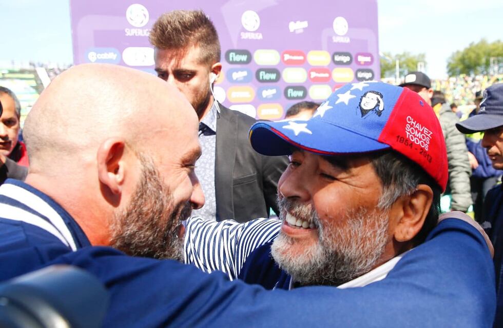 Sebastián Méndez renunció en Gimnasia y Esgrima La Plata tras la muerte de Diego Maradona