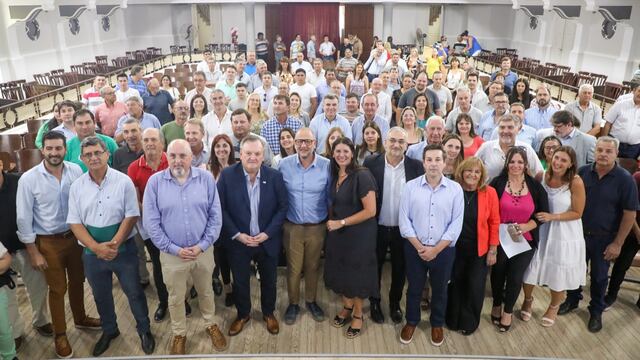 Más de 80 comunas firmaron un convenio en el marco de "Santa Fe + Conectada"