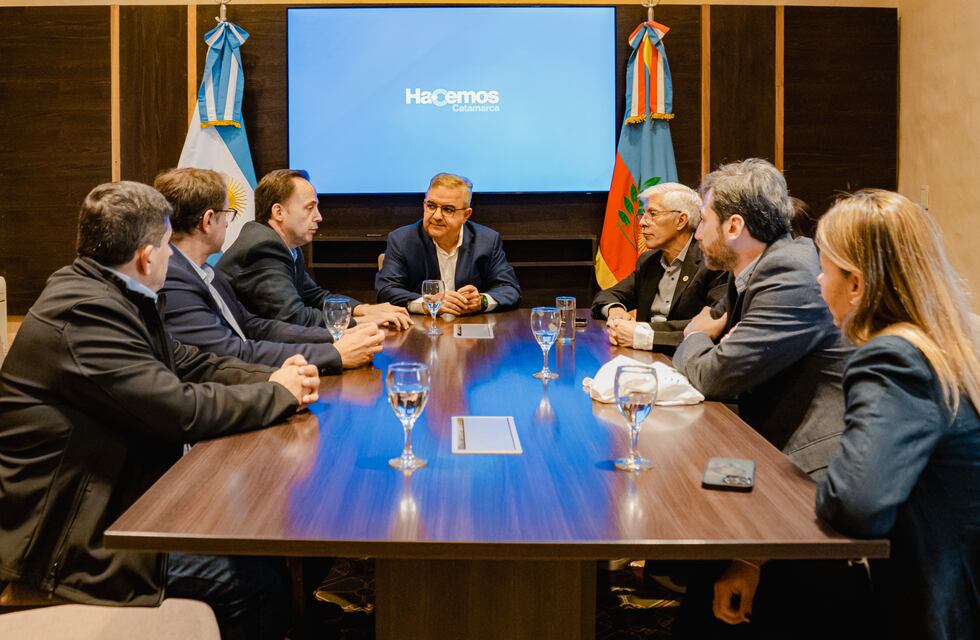 El Gobierno y la UNCA coordinan acciones para fortalecer el desarrollo científico-productivo