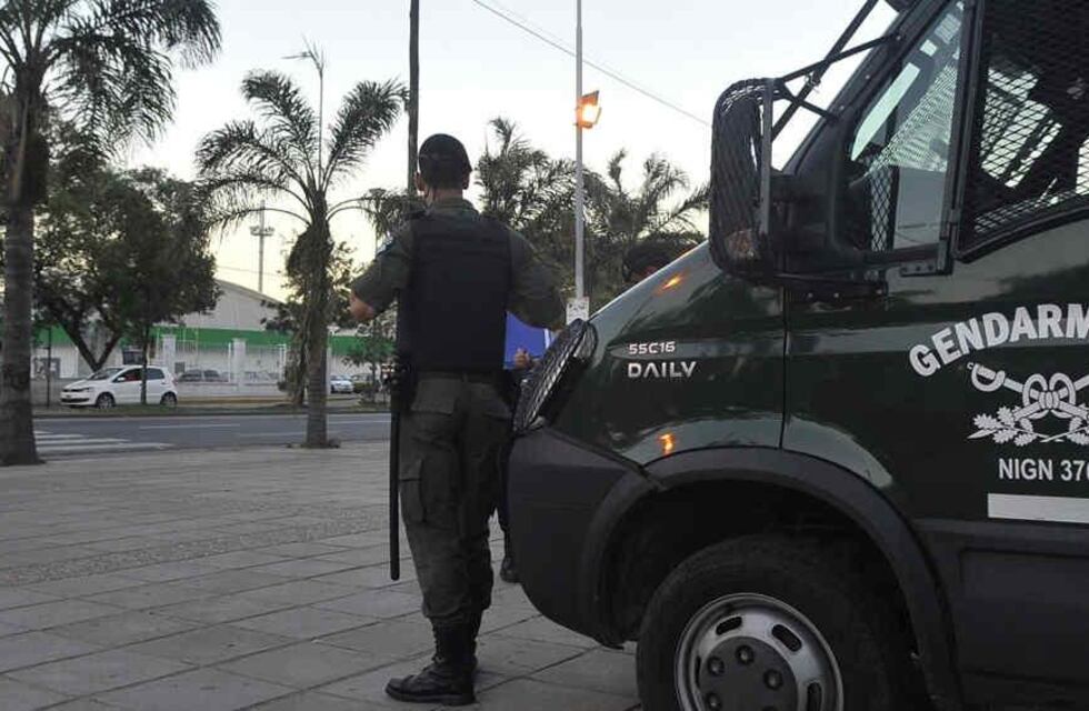 Alberto Fernández suma gendarmes, móviles y equipamiento para controlar las nuevas medidas