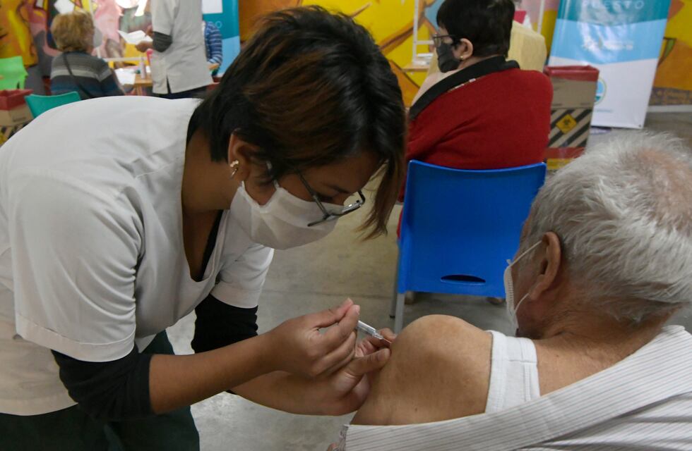 Vacunación en la Ciudad: abrió la inscripción para mayores de 60 años