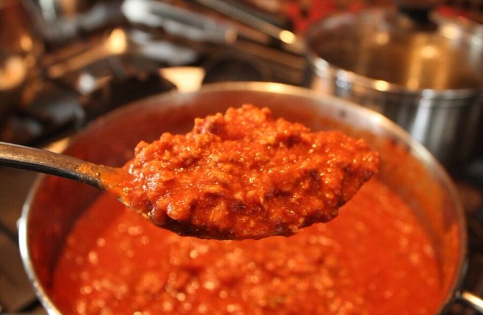 La Plata: abrió un paquete de salsa mientras cocinaba y encontró algo más adentro