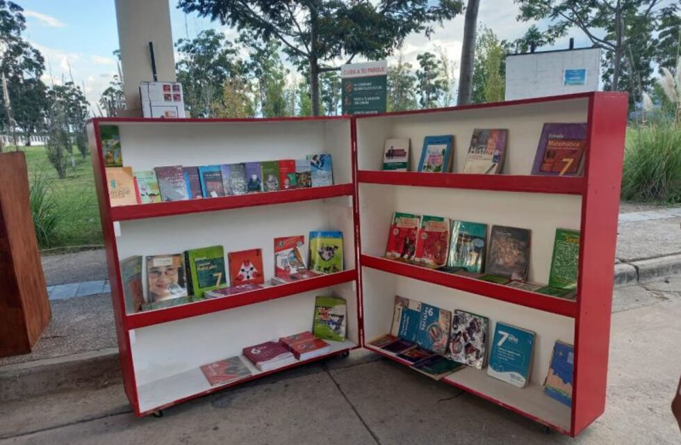 Los fines de semana puede visitarse la biblioteca móvil del Parque del Bicentenario