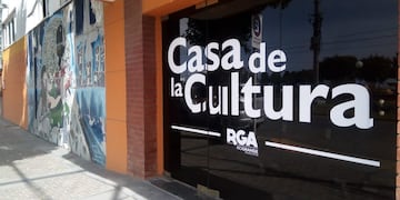 La Casa de la Cultura fue escenario de una gran fiesta con peteco Carabajal y artistas locales