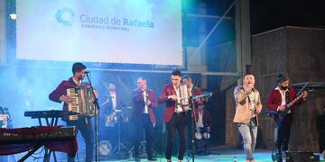 Sale! Primavera, propuesta para este sábado.