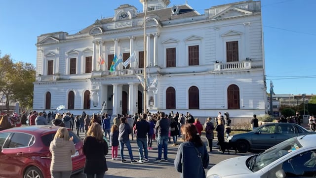 Comerciantes azuleños protestaron en la Plaza San Martín
