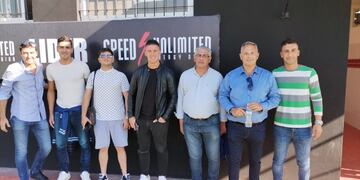 Manuel Pérez, presidente de Racing, acompañó al equipo en la visita a Riestra.