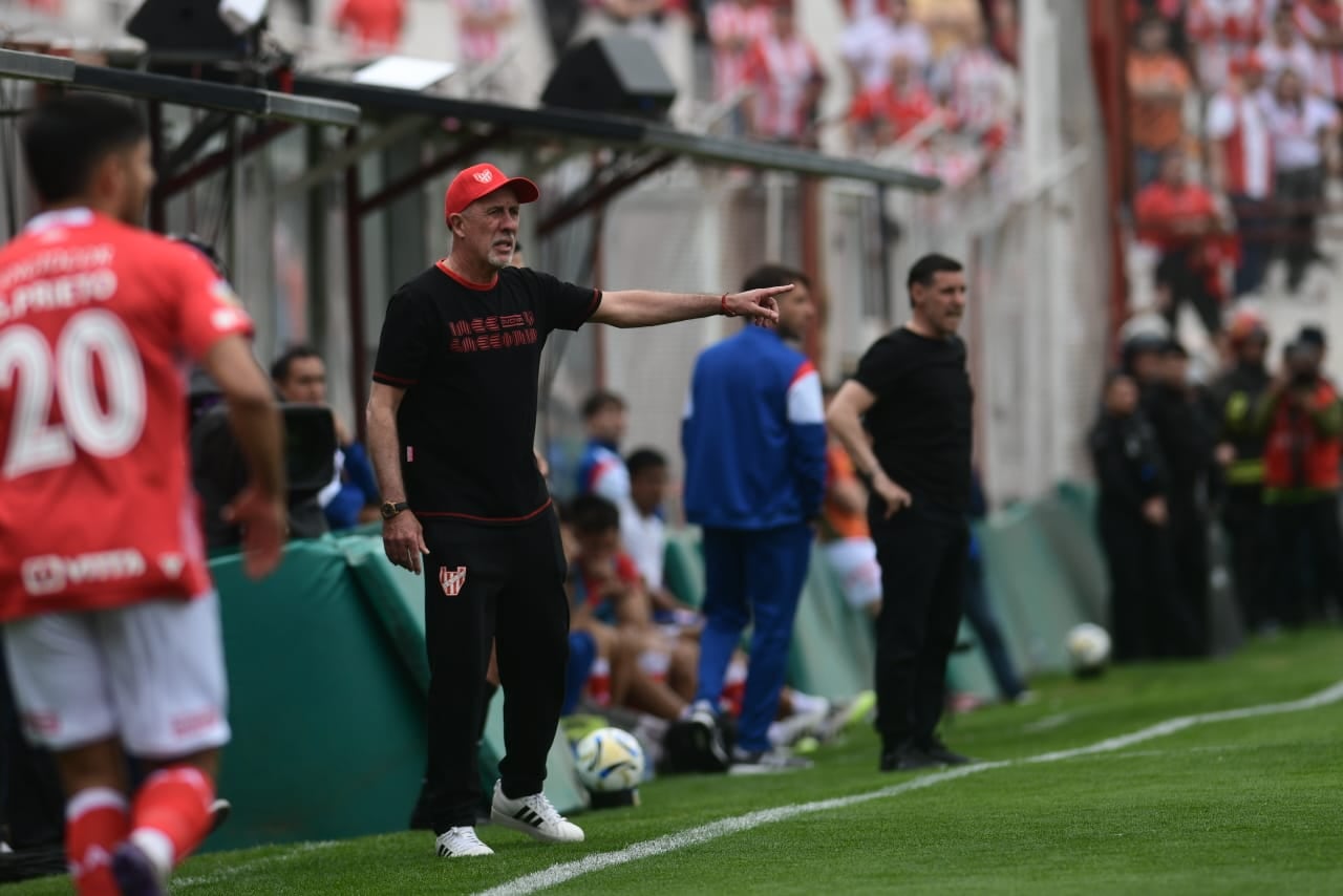 Instituto recibió a Argentinos Juniors por la octava fecha de la Liga Profesional 2025. (Ramiro Pereyra / La Voz)