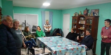 Claudia Cittadino con vecinos del Barrio Olimpo