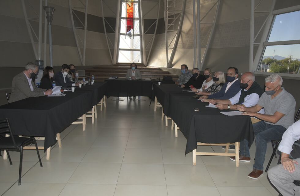 El Gobierno se reunió con gremios para tratar la primera tanda de paritarias