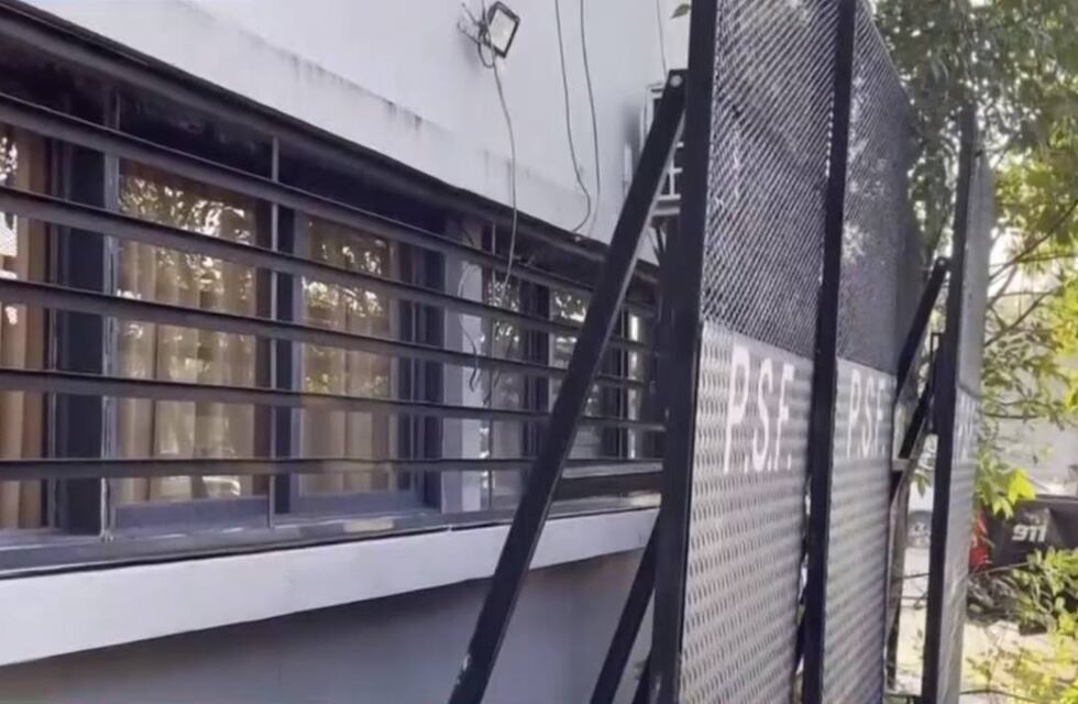 Mala puntería: investigan atentado fallido en la Subcomisaría 24° de Rosario