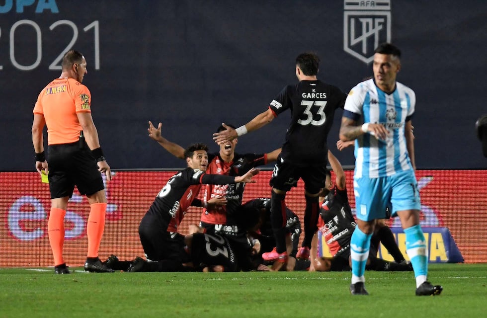 Los tantos de la goleada sabalera para gritar campeón