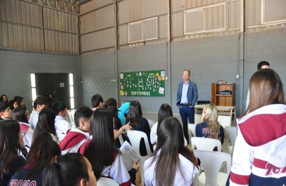 Bernarte compartió una clase con alumnos del colegio Fasta Jesús de la Misericordia