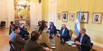 El Presidente participó en la reunión del Gabinete económico.