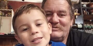 Lucio con su abuelo paterno, Ramón Dupuy.