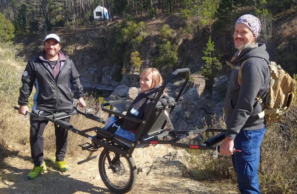 Cumplió un sueño: subió a la cima del Champaquí con una silla accesible
