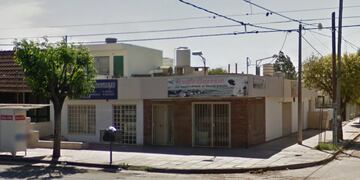 Los delincuentes ingresaron armados y entre otras cosas se llevaron una camioneta Amarok blanca.