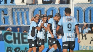 Con una goleada, Racing de Nueva Italia se reacomodó en la Primera Nacional.