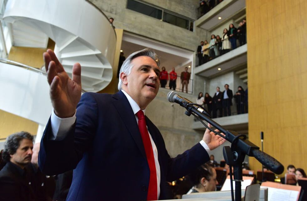 Inversiones para Córdoba: el gobernador Llaryora viaja a Asia y Europa