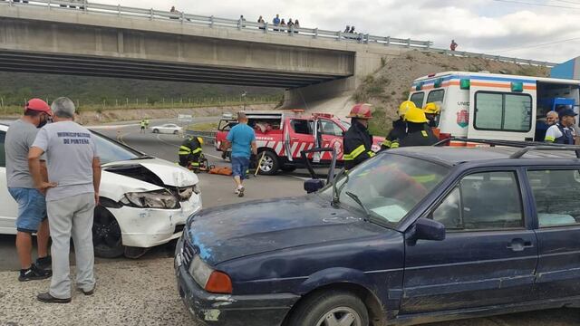 Accidente en el puente nuevo de San Antonio de Arredondo. Foto: Bomberos de Icho Cruz