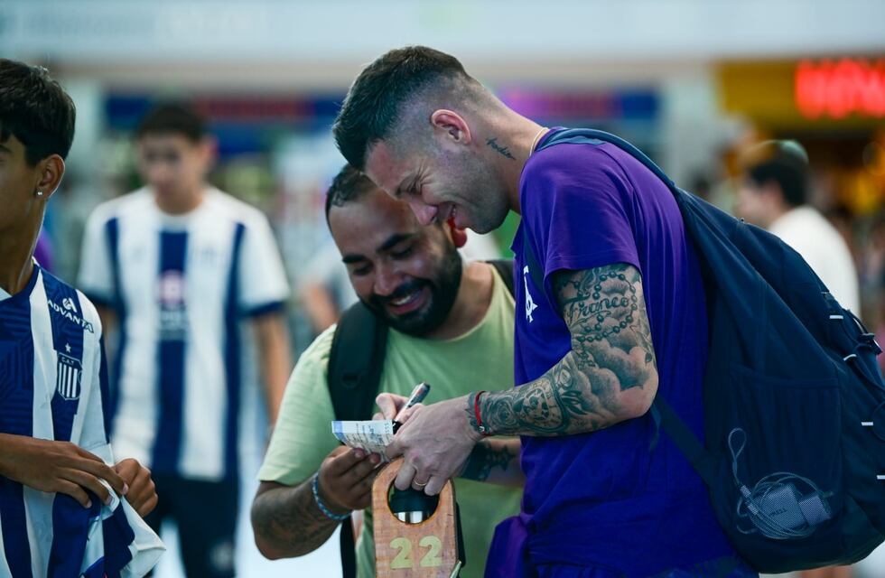 En fotos, así fue la partida de Talleres para disputar la final con River en Paraguay