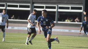 Sosa y el 1 a 0 de Talleres ante Riestra. (Federico López Claro / La Voz).