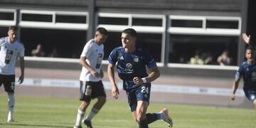 Sosa y el 1 a 0 de Talleres ante Riestra. (Federico López Claro / La Voz).