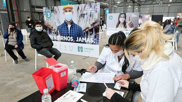 Vacunación en La nave Cultural.