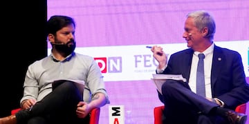Gabriel Boric y José Antonio Kast. Los candidatos de izquierda a derecha se verán las caras en un balotaje. (Foto / AP)