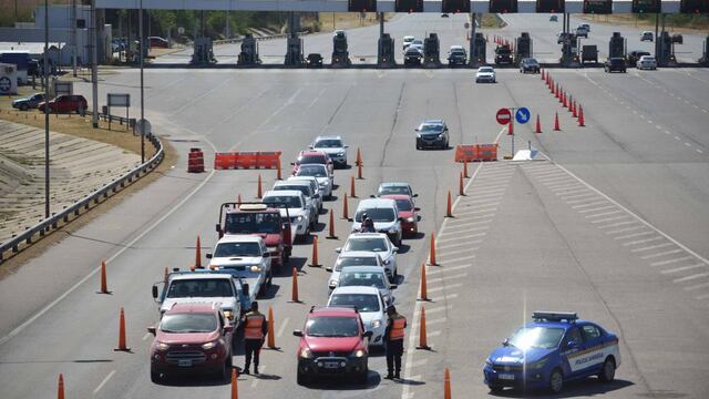 Controles. En la autopista Córdoba-Carlos Paz (José Hernández/La Voz).