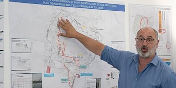 Caponio encabezó la apertura de sobres para obras cloacales prioritarias en la capital.