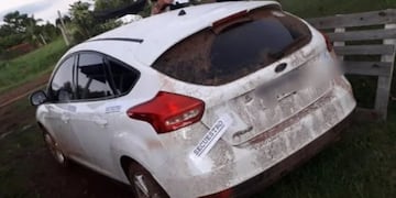 Intentó huir de la policía con un auto robado: abandonó el rodado y fue detenido.